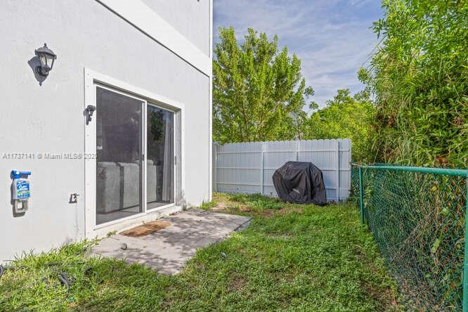 1755 Se 9th Ter Property Photo 21