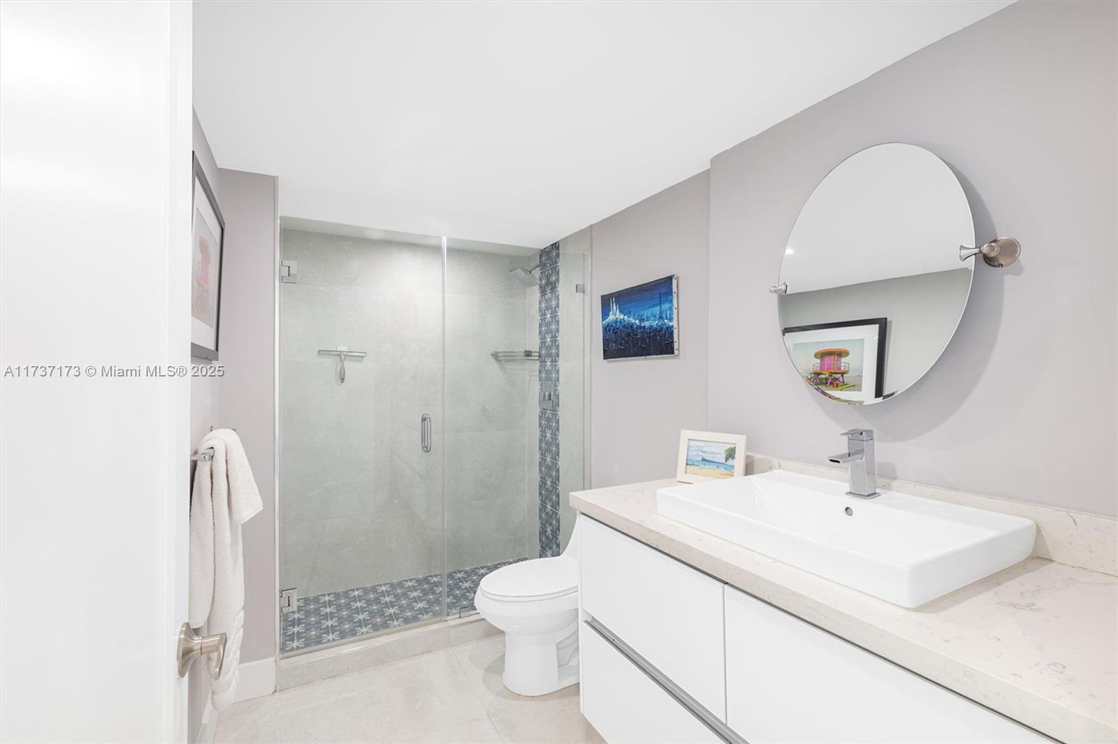 2555 Collins Ave 1106 Property Photo 11