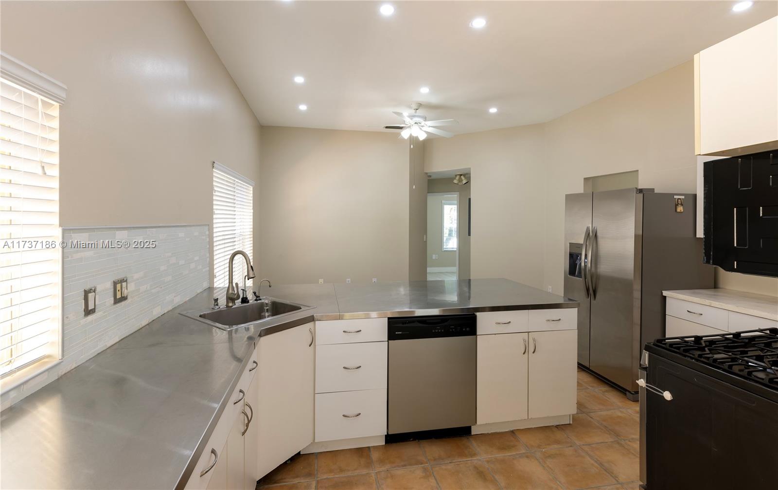 21507 Sw 90th Ct Property Photo 5