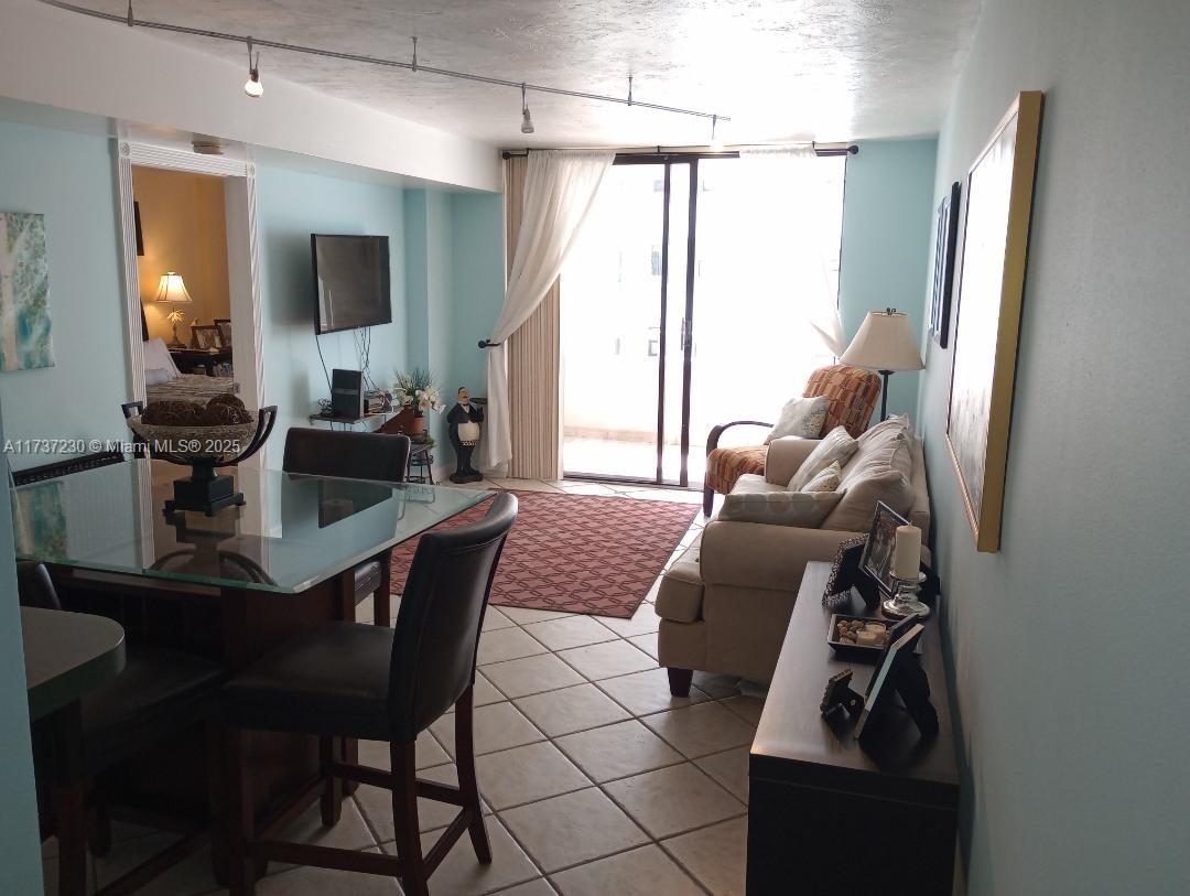 6830 Indian Creek Dr 5b Property Photo 5