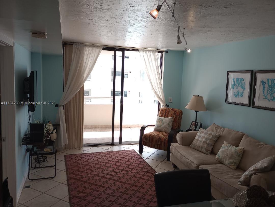 6830 Indian Creek Dr 5b Property Photo 6