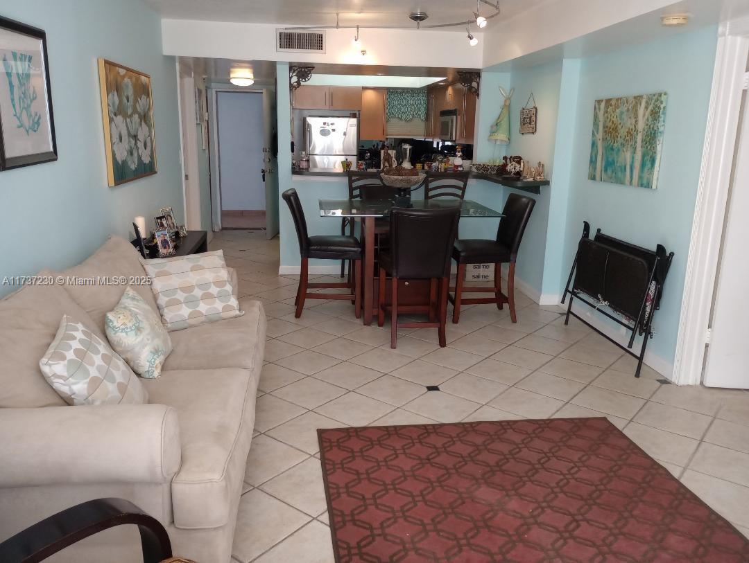 6830 Indian Creek Dr 5b Property Photo 7