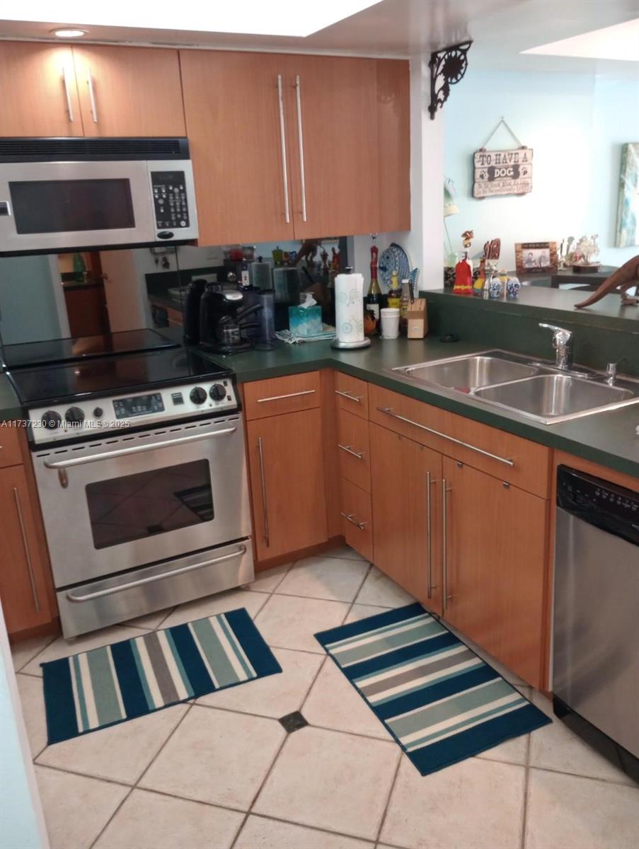 6830 Indian Creek Dr 5b Property Photo 8