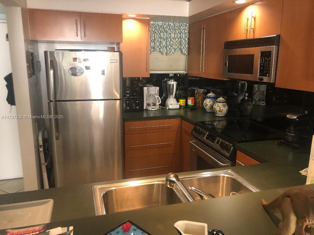 6830 Indian Creek Dr 5b Property Photo 9