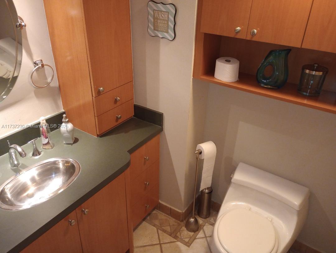 6830 Indian Creek Dr 5b Property Photo 16