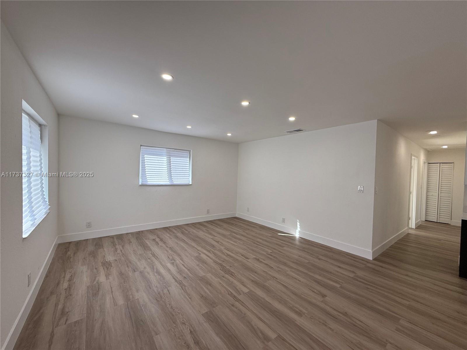 2201 Nw 6th Ct Property Photo 5