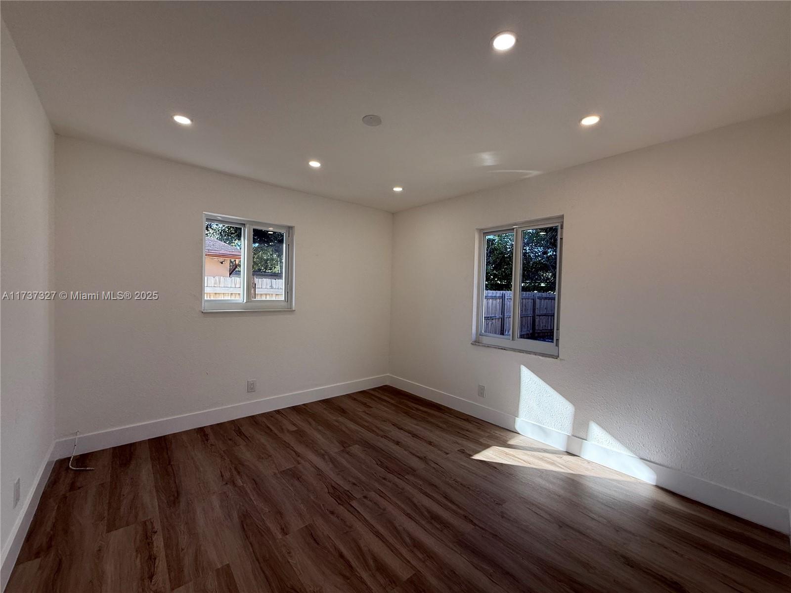 2201 Nw 6th Ct Property Photo 8
