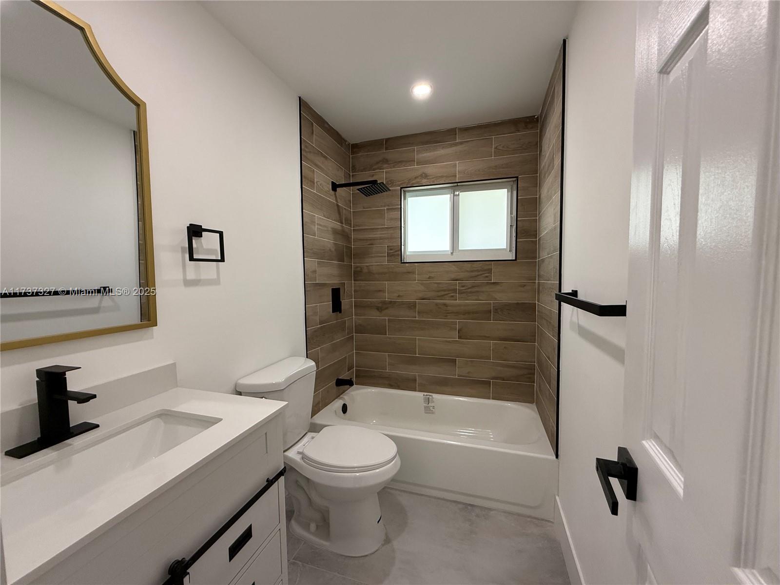 2201 Nw 6th Ct Property Photo 9