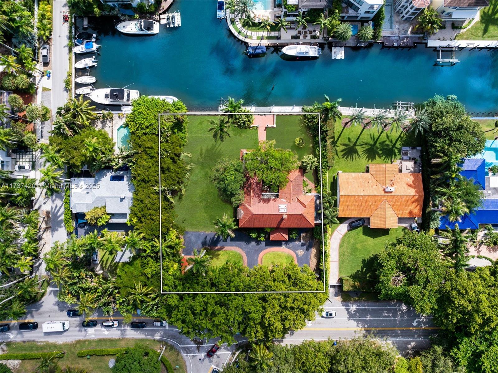 1716 S Bayshore Dr Property Photo 1
