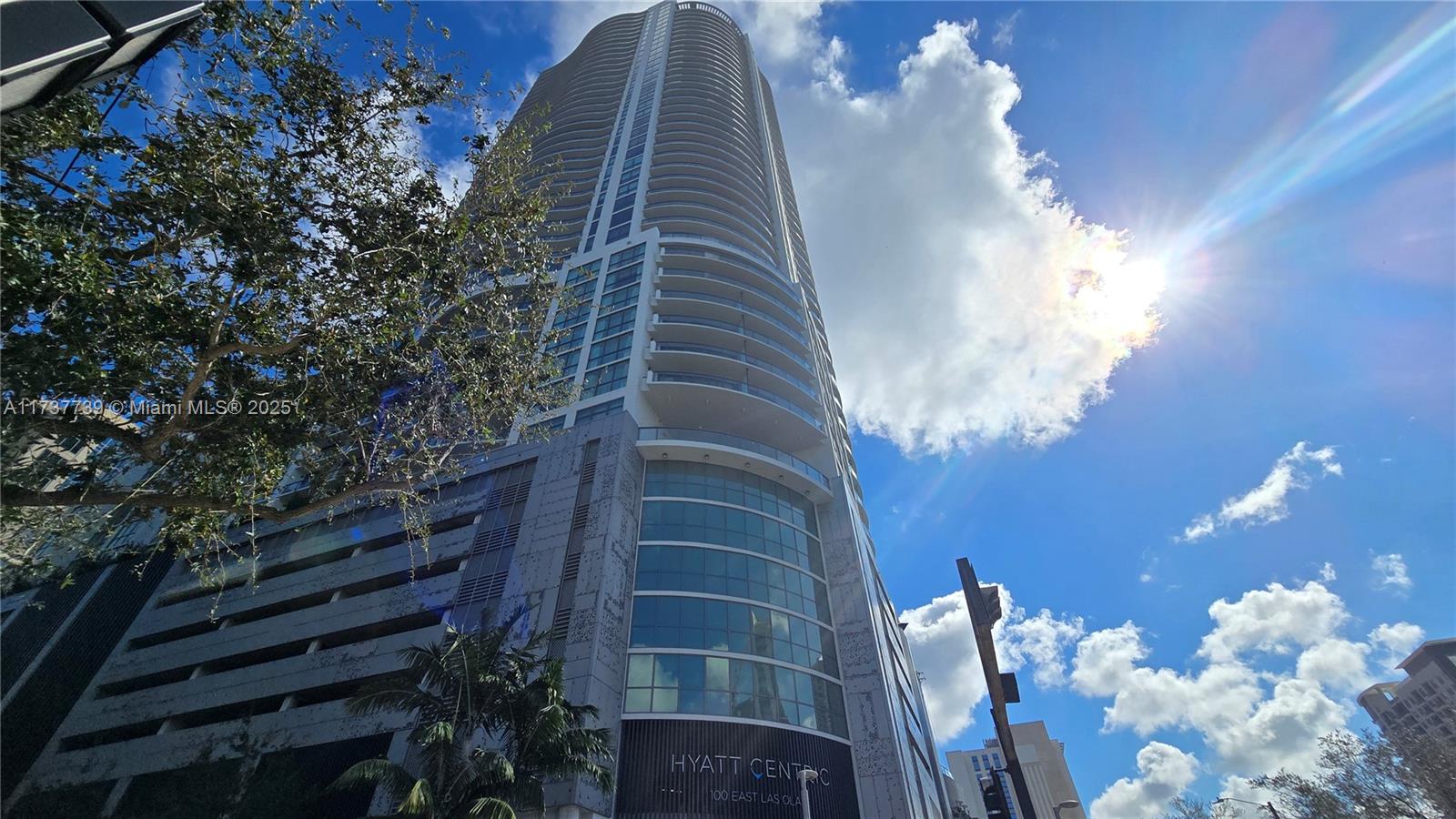 100 Las Olas Condo Real Estate Listings Main Image