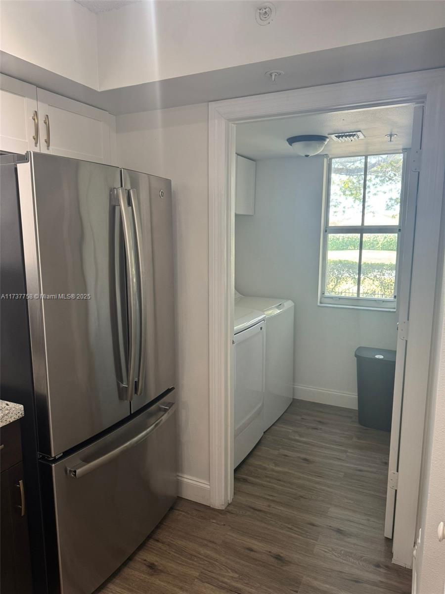 2494 Centergate Dr 207 Property Photo 13