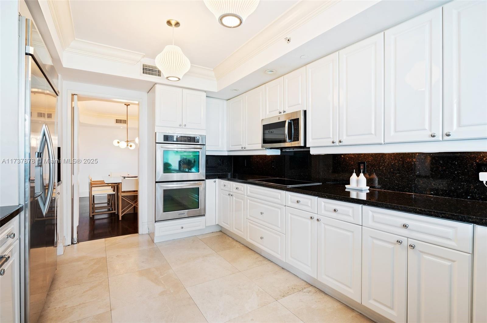 765 Crandon Blvd 407 Property Photo 12