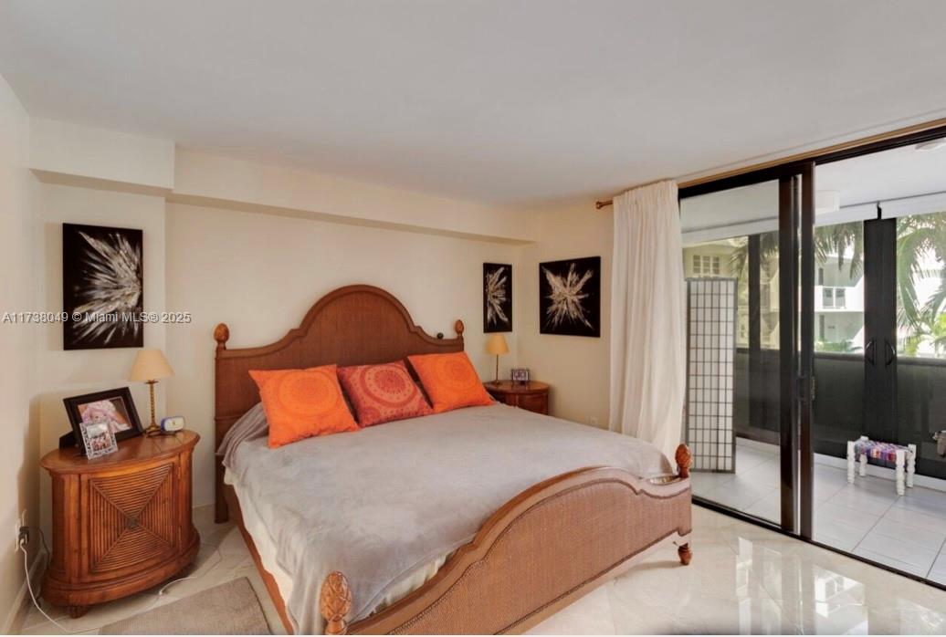 1623 Collins Ave 509 Property Photo 9
