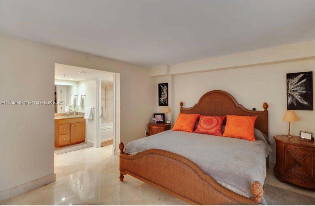 1623 Collins Ave 509 Property Photo 10