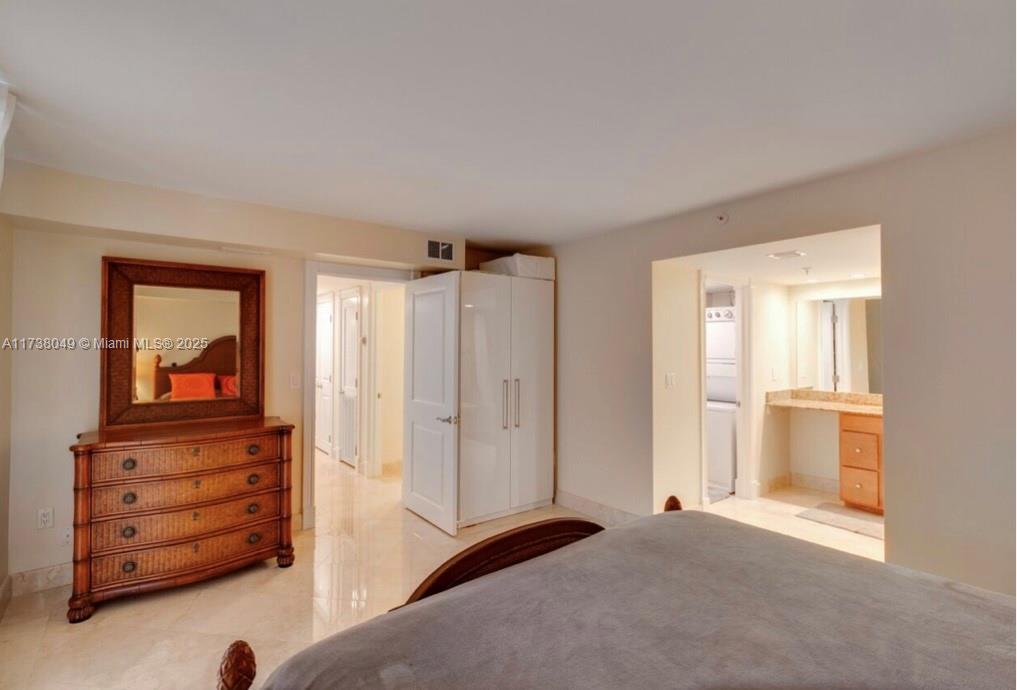 1623 Collins Ave 509 Property Photo 11