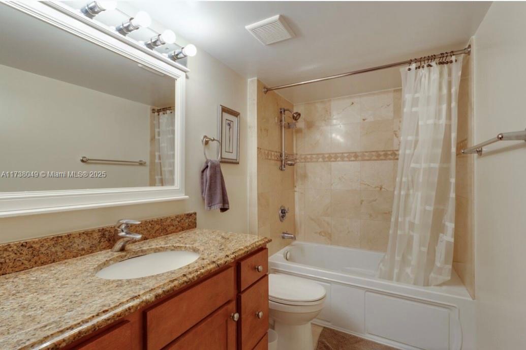 1623 Collins Ave 509 Property Photo 12