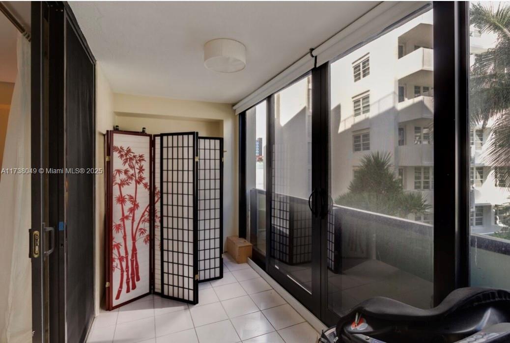 1623 Collins Ave 509 Property Photo 13