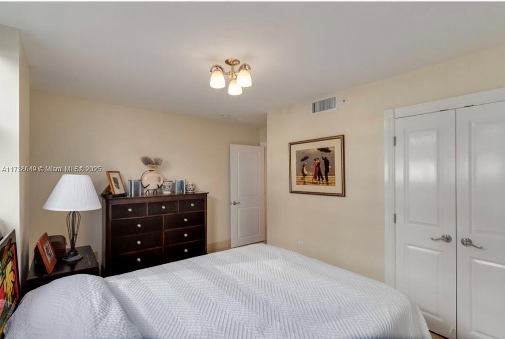 1623 Collins Ave 509 Property Photo 16