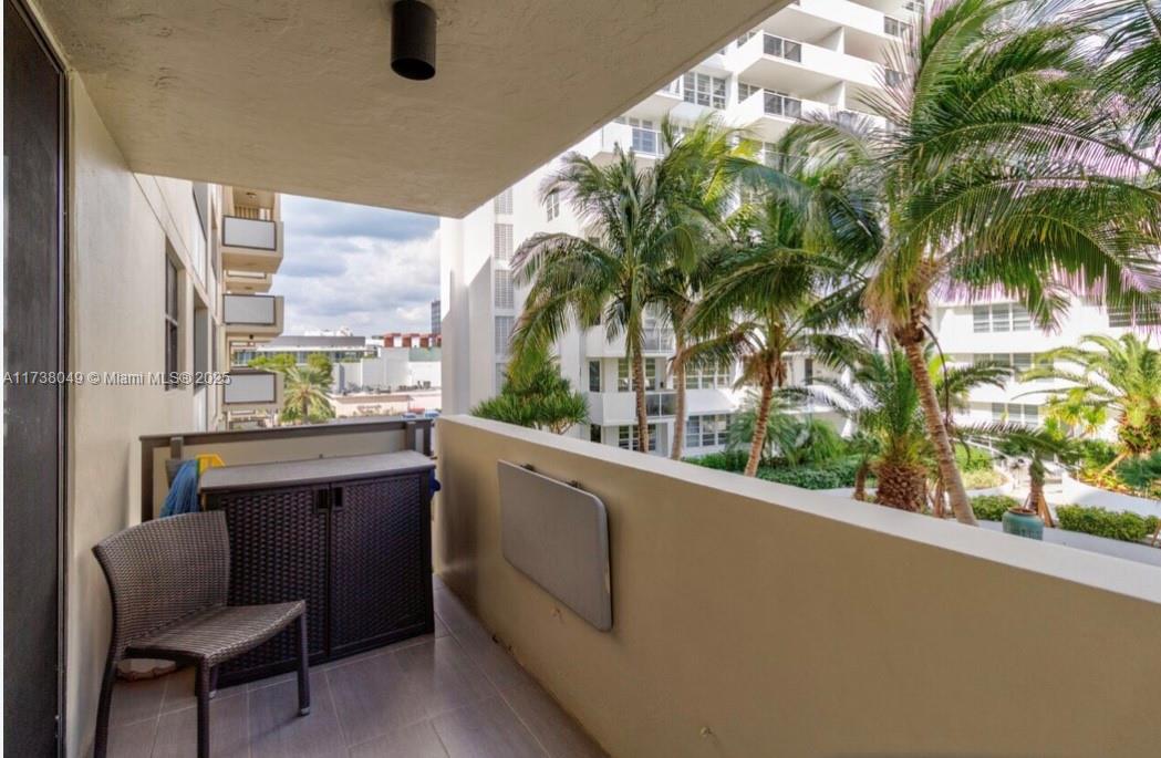 1623 Collins Ave 509 Property Photo 18