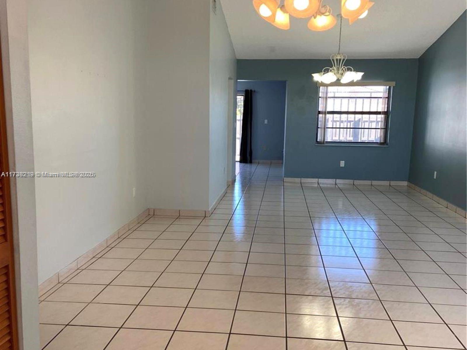 4903 Sw 144th Ct - Property Photo 3