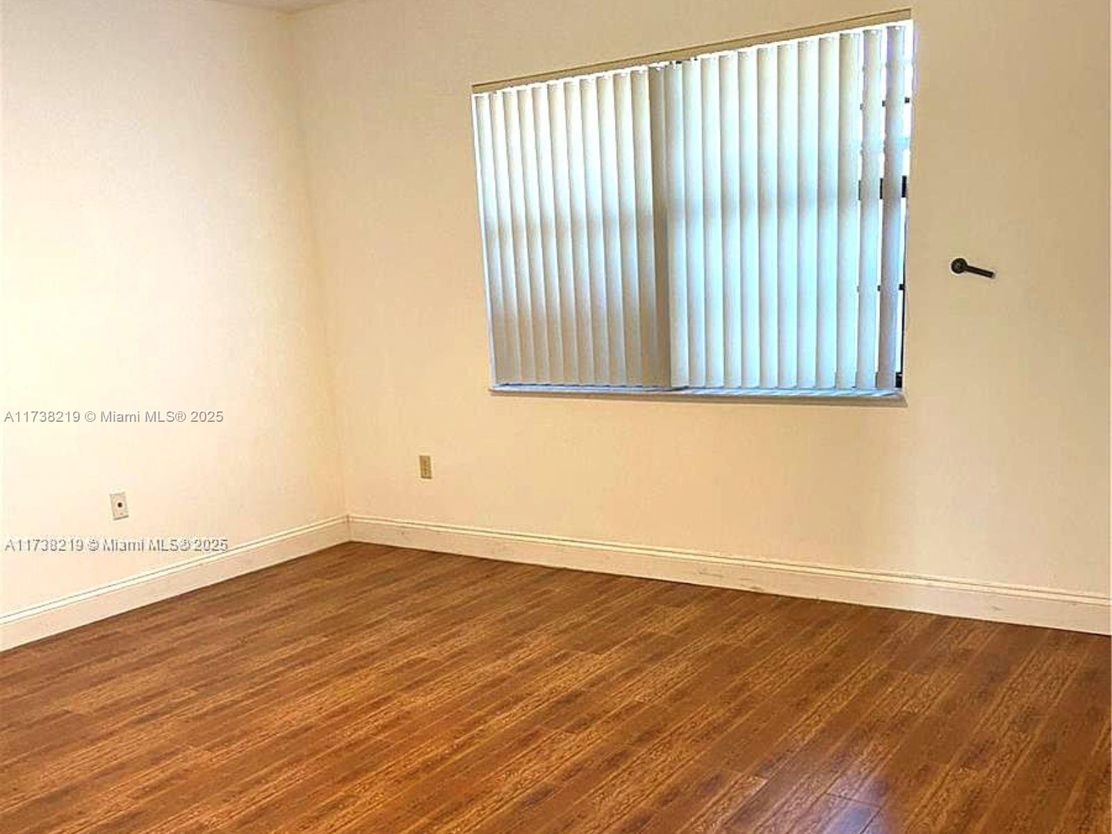 4903 Sw 144th Ct - Property Photo 9