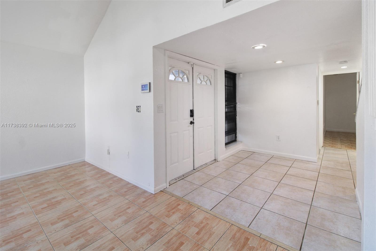 1240 S Fieldlark Ln Property Photo 4
