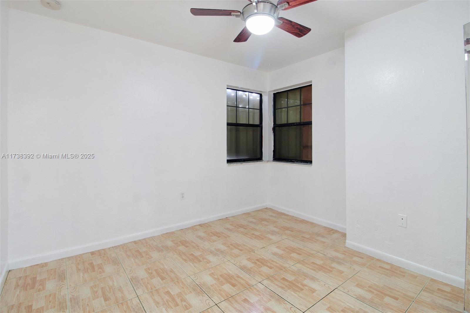 1240 S Fieldlark Ln Property Photo 9