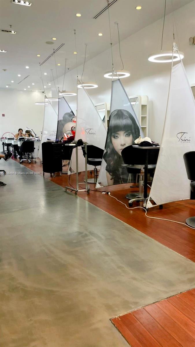 Beauty Salon In Brickell Ave Property Photo 1