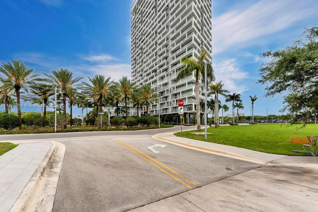 2000 Metropica Way 2307 Property Photo 3