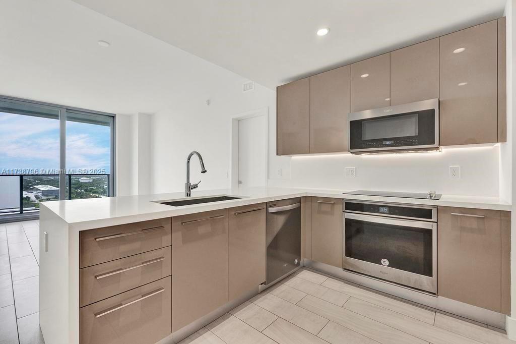 2000 Metropica Way 2307 Property Photo 6
