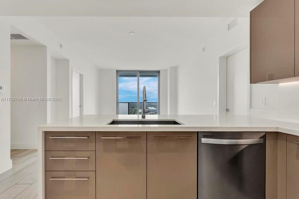 2000 Metropica Way 2307 Property Photo 7