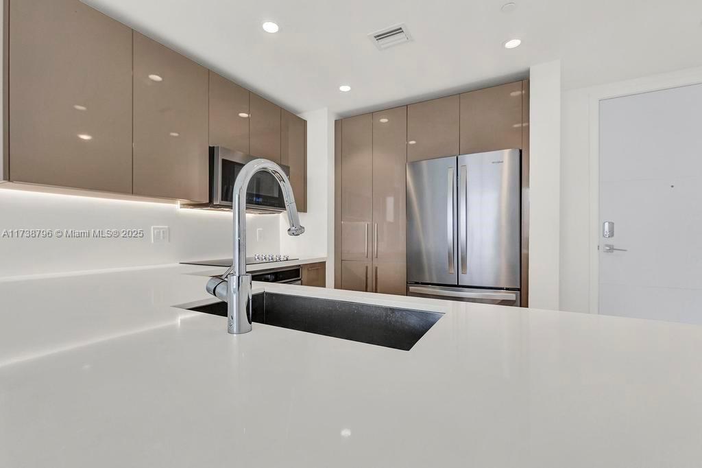 2000 Metropica Way 2307 Property Photo 10