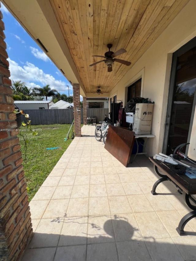 550 Nw 20th St Property Photo 23