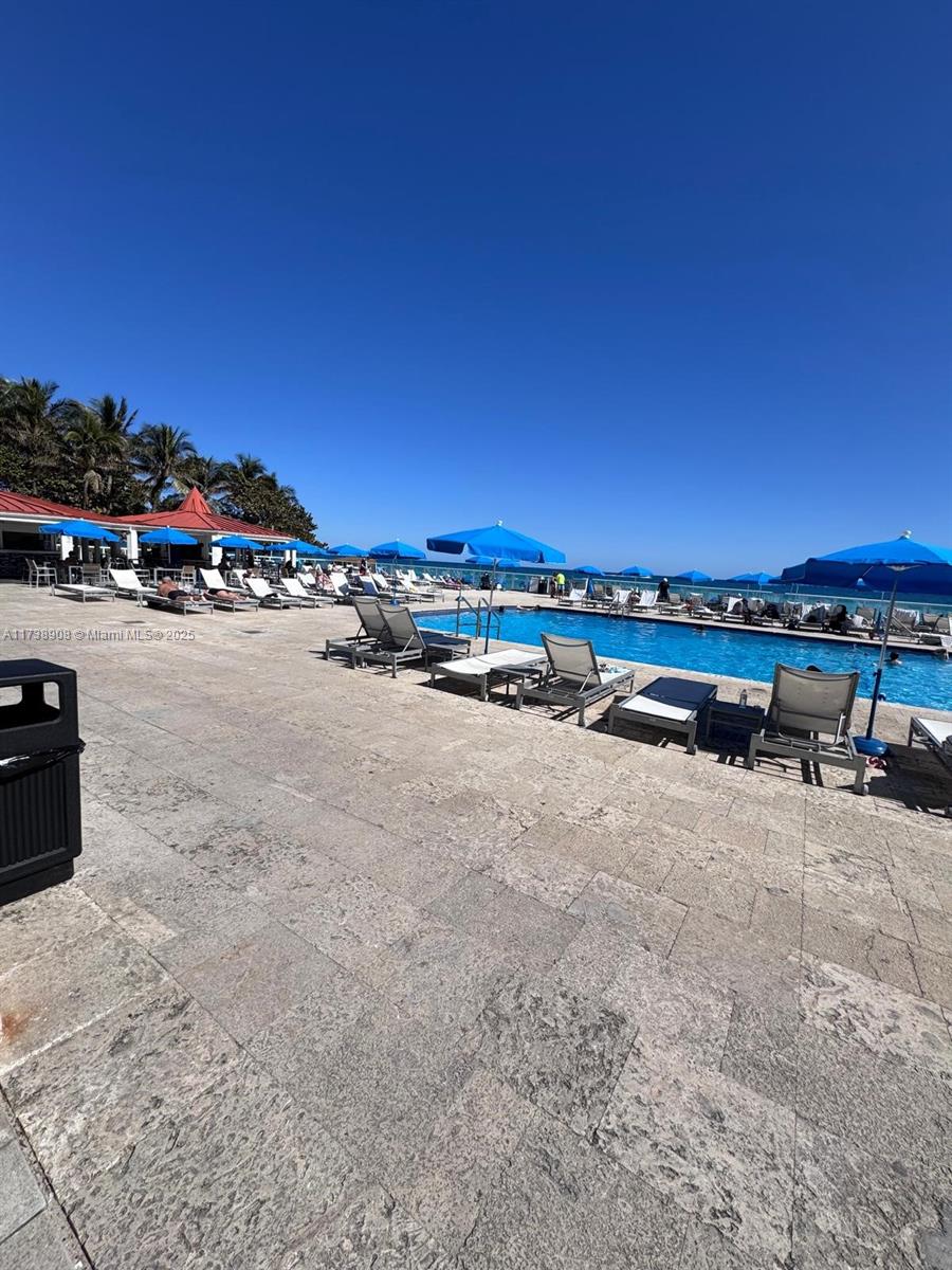 19201 Collins Ave 704 Property Photo 11