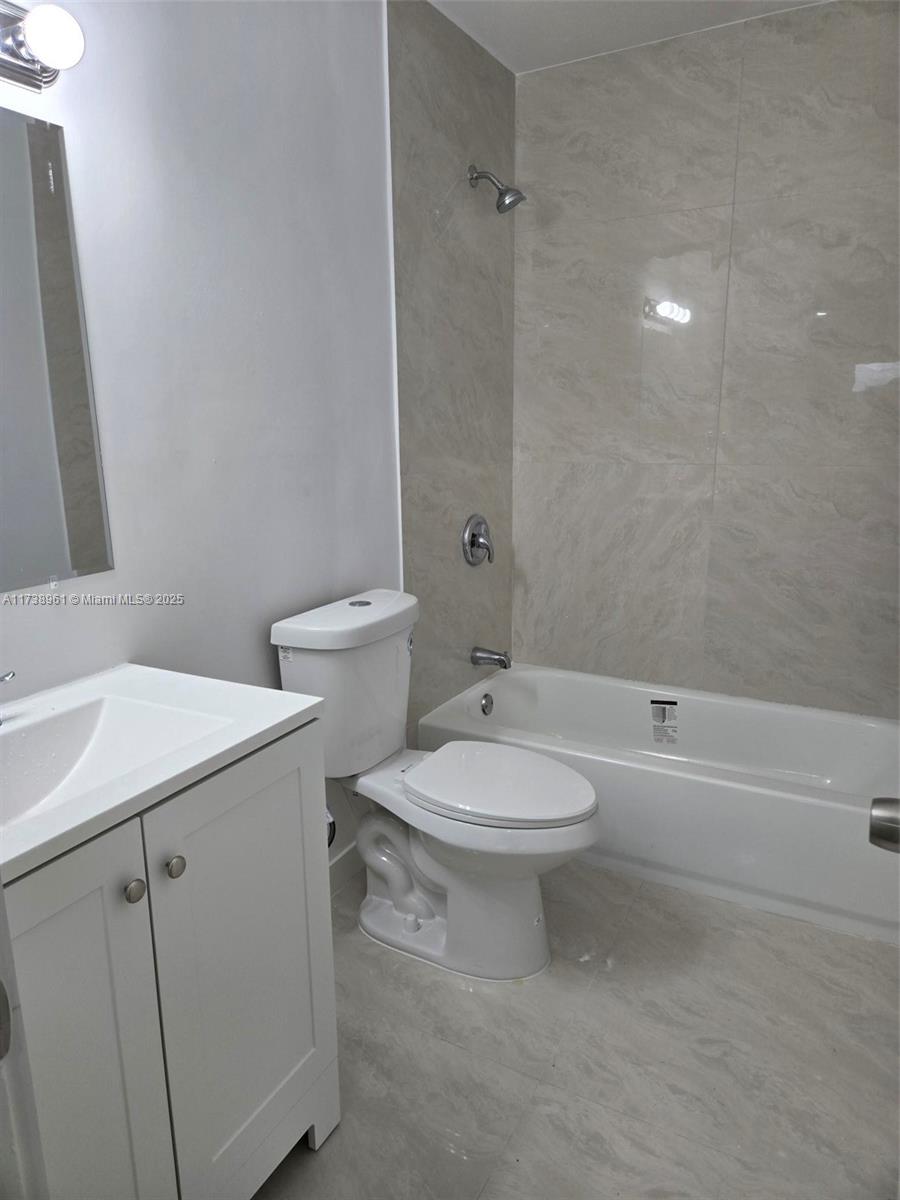 800 Independence Dr 800l Property Photo 2