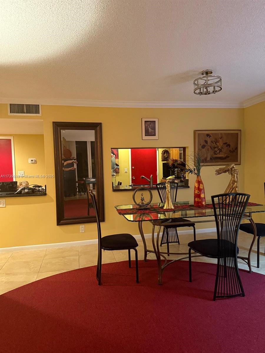 1147 Hillsboro Mile 204 Property Photo