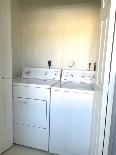 1544 Se 24th Ct 216 Property Photo 6