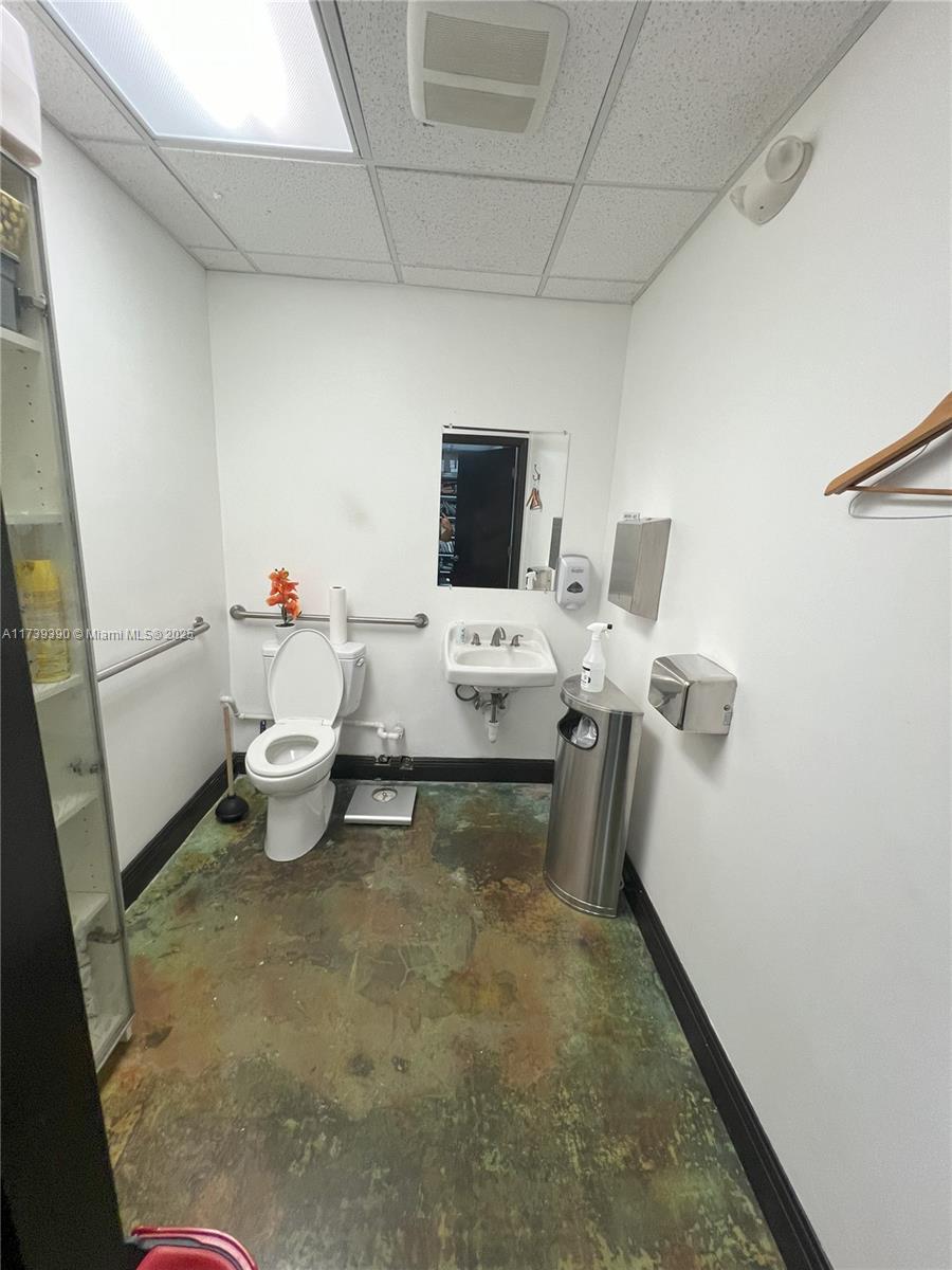5050 Biscayne Blvd Property Photo 3