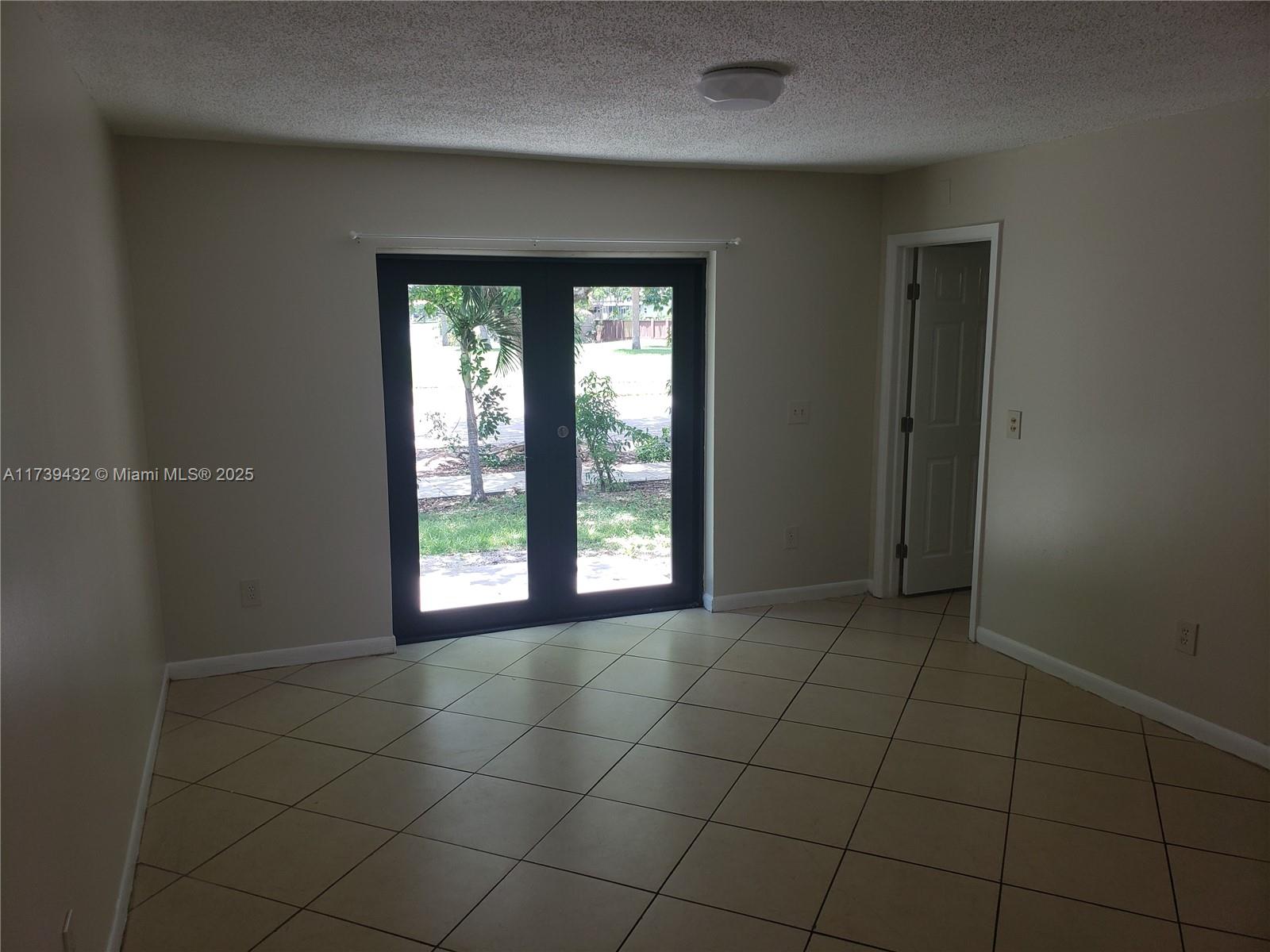 1463 Woodpecker St Property Photo 8