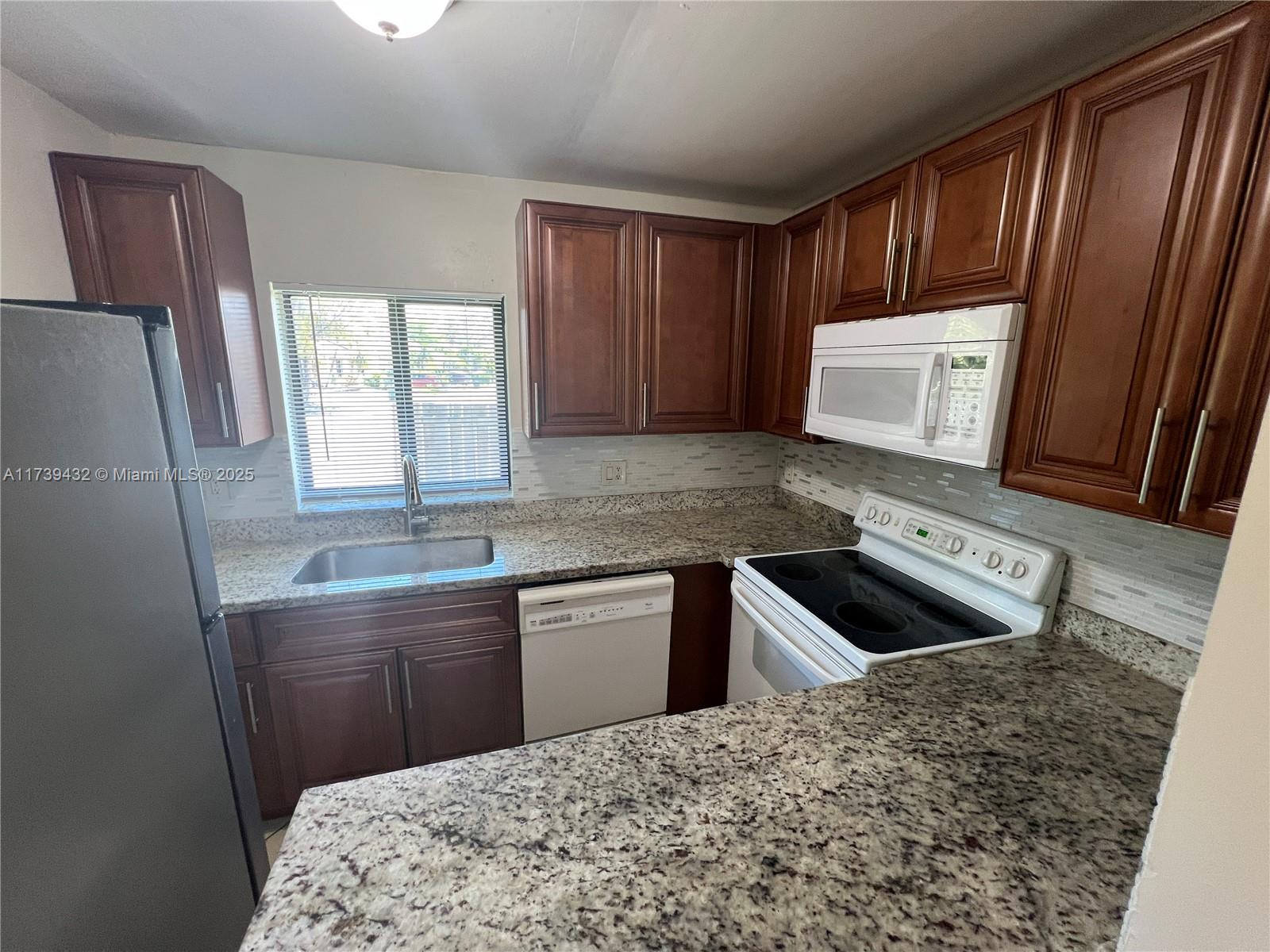 1463 Woodpecker St Property Photo 11