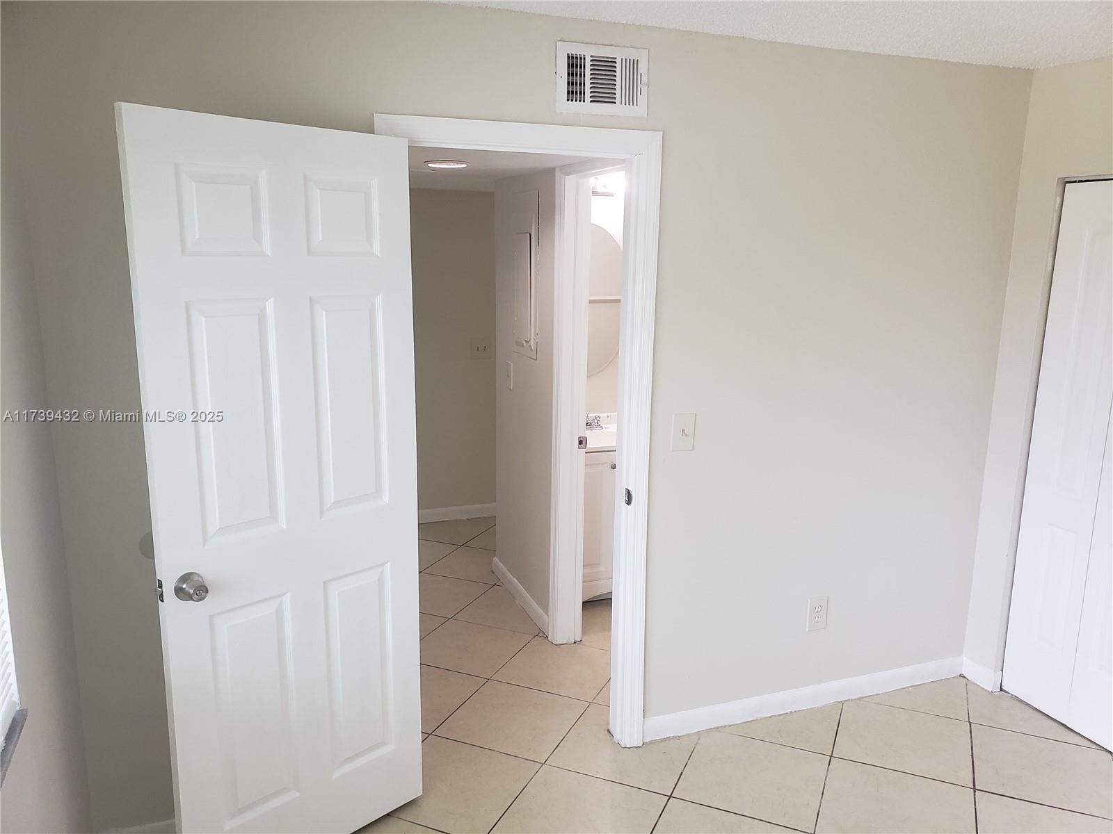 1463 Woodpecker St Property Photo 21