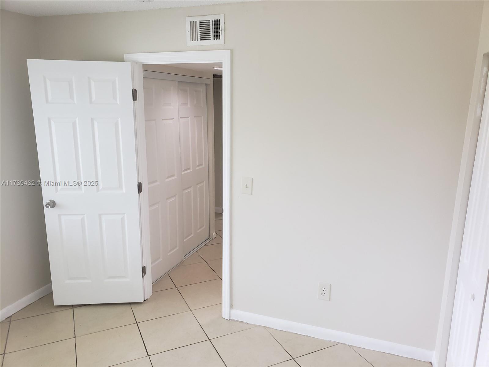 1463 Woodpecker St Property Photo 23