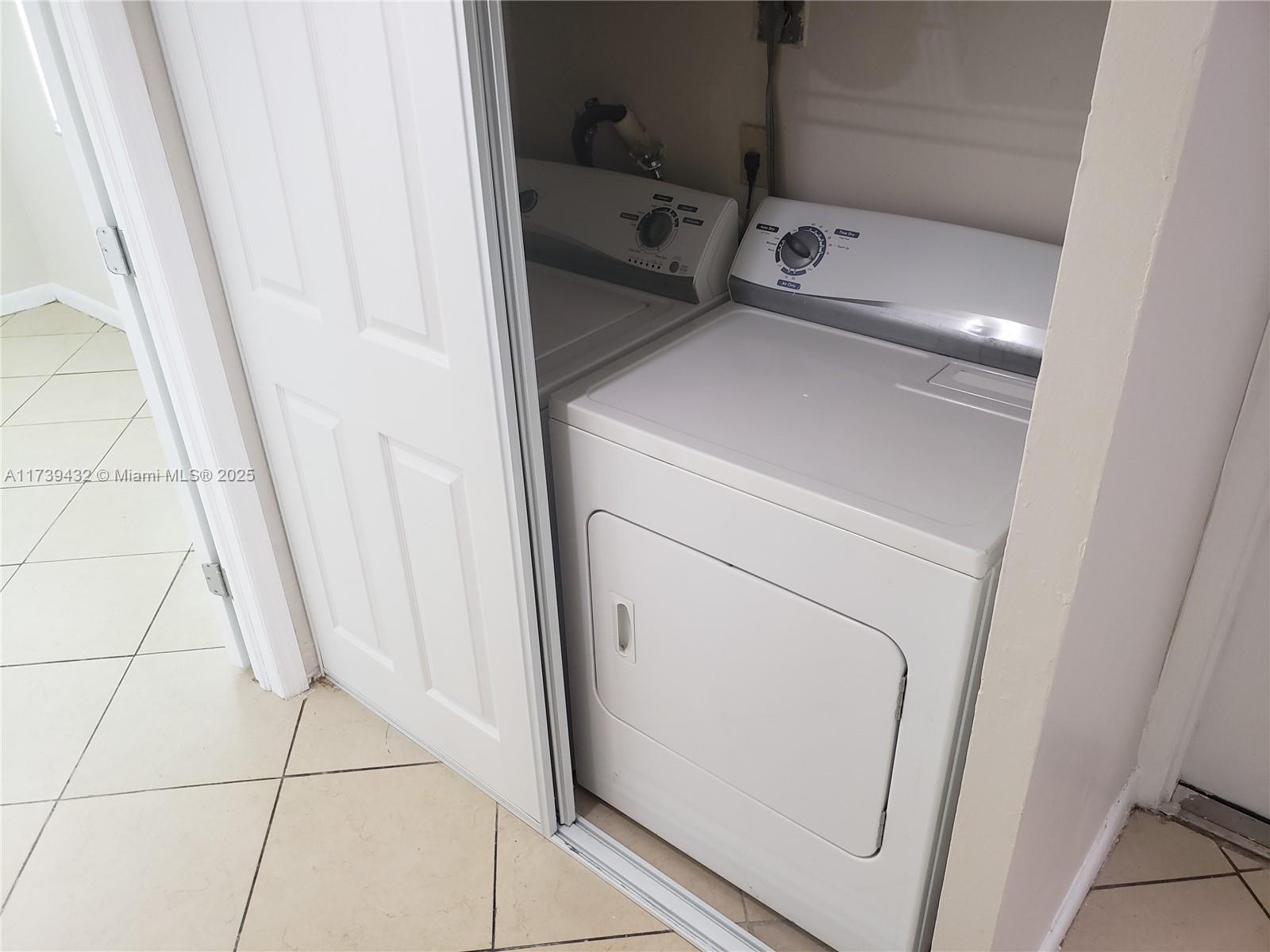 1463 Woodpecker St Property Photo 25