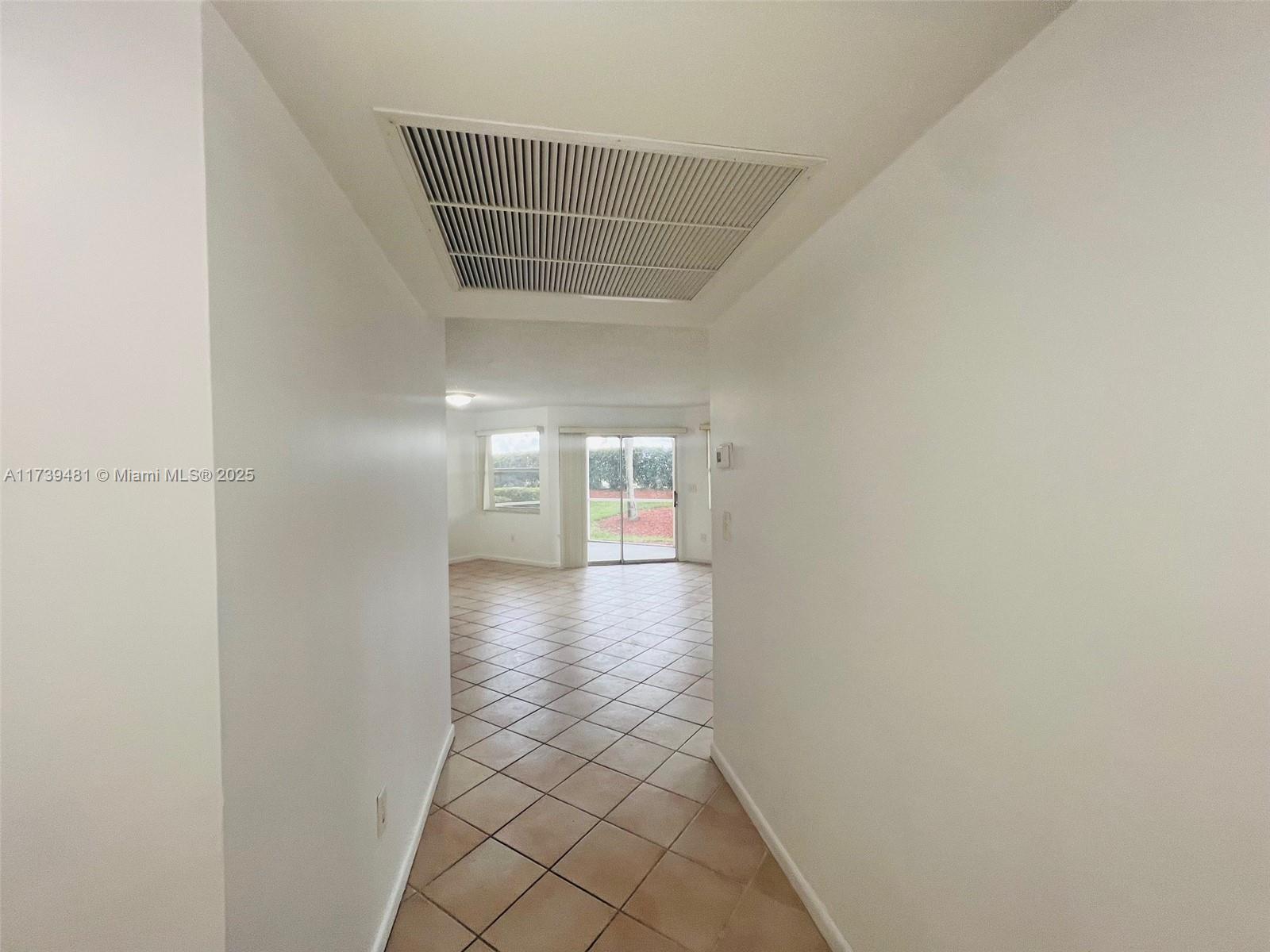 2253 Se 27 Dr 102 Property Photo 2
