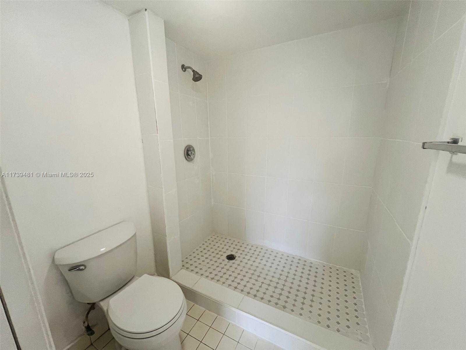 2253 Se 27 Dr 102 Property Photo 11