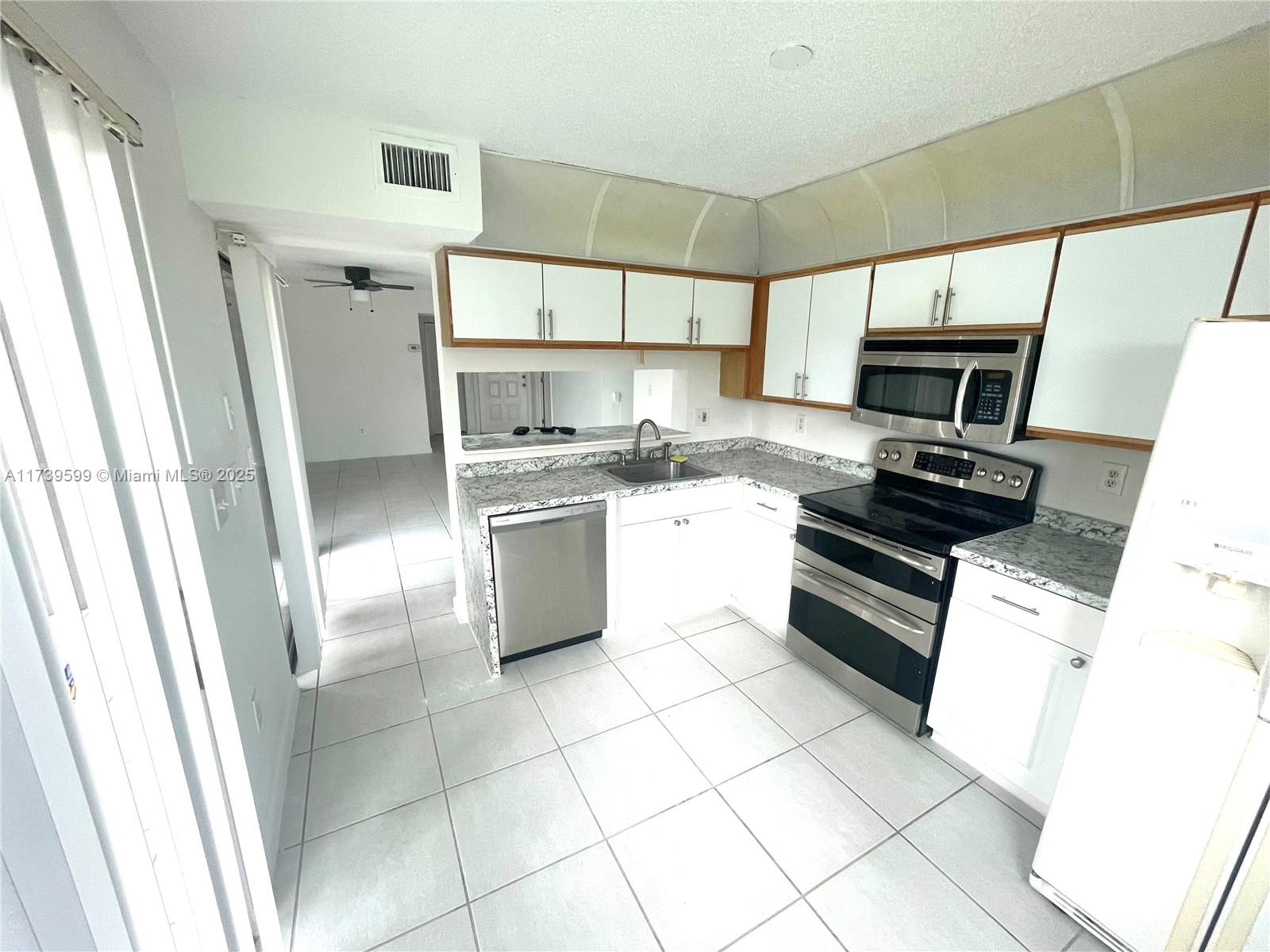 1042 Adams Ave 1042k Property Photo 5