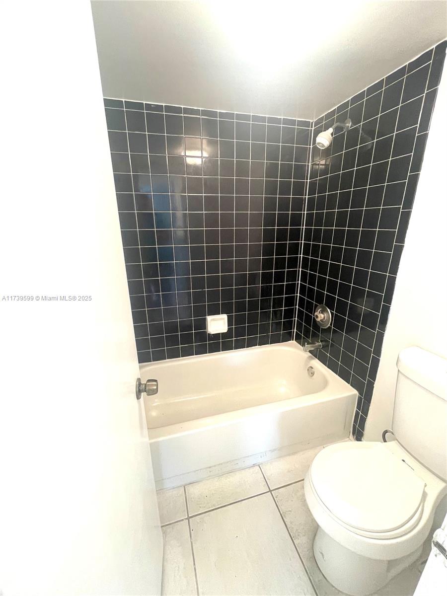1042 Adams Ave 1042k Property Photo 12