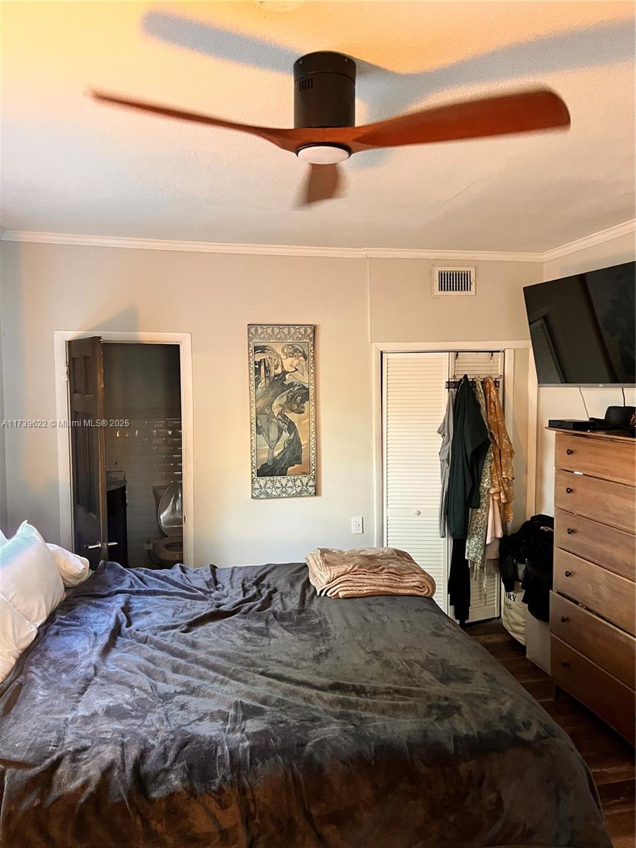 240 Hibiscus Dr A Property Photo 15