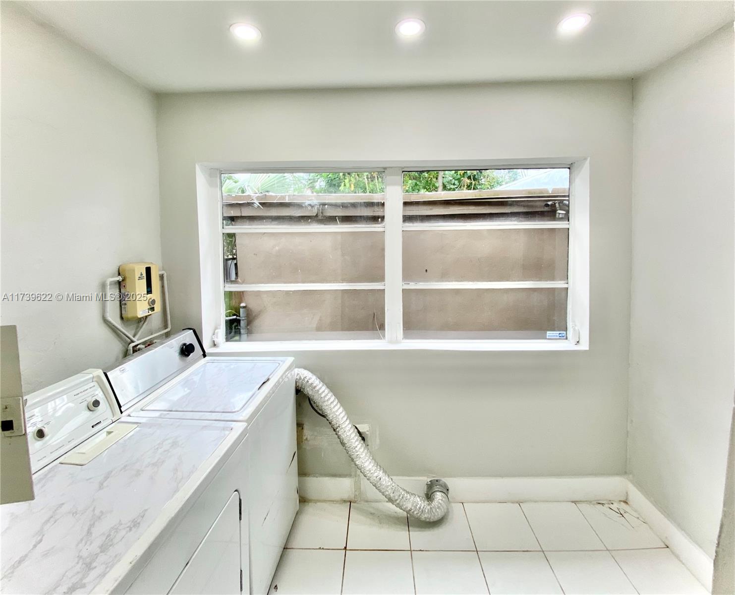 240 Hibiscus Dr A Property Photo 29