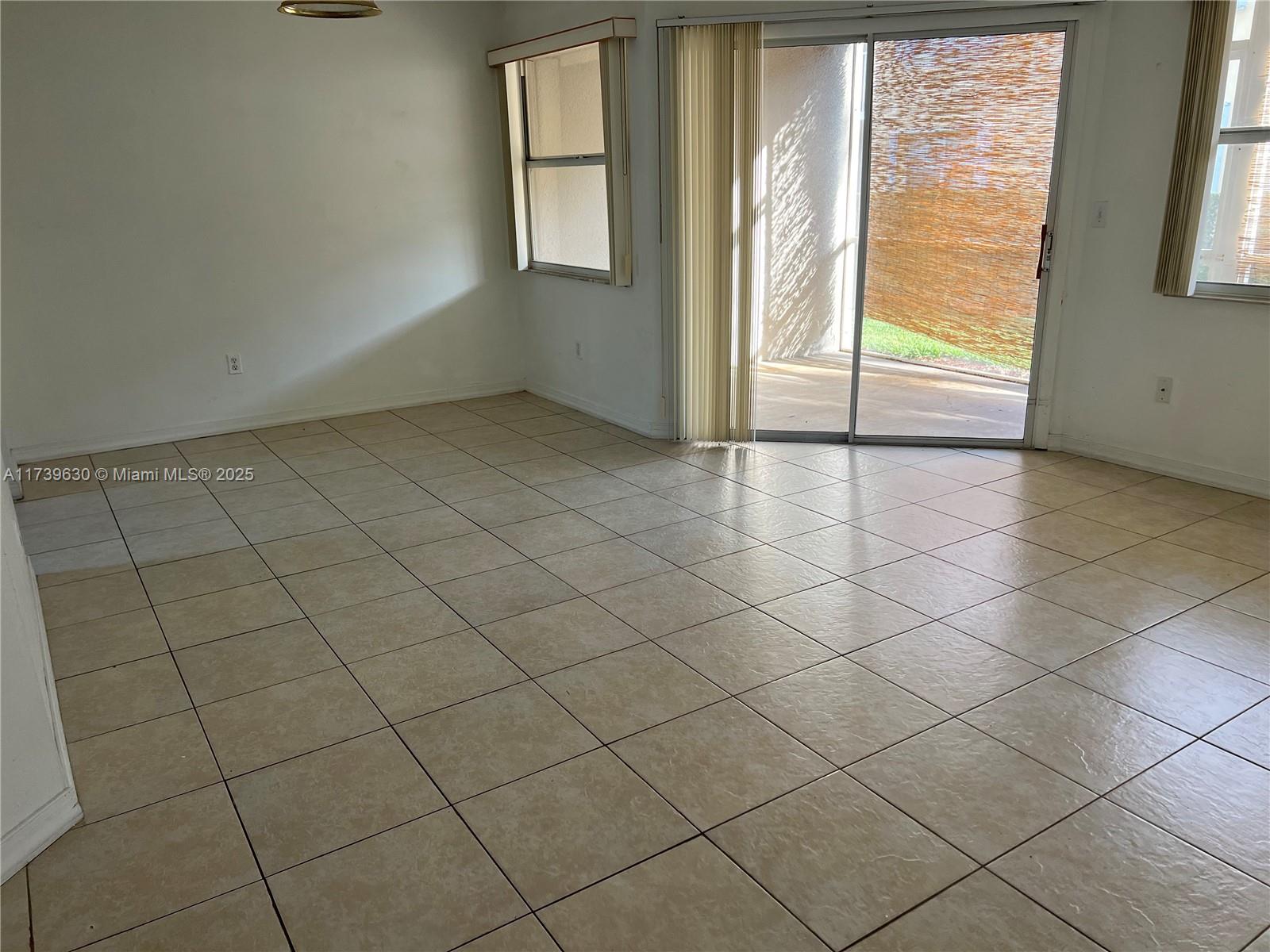 2645 Se 21st Ct 103-d Property Photo 4